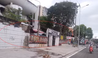 Trụ sở Đài phát thanh và Truyền hình tỉnh Bắc Giang (cũ) nằm ở ngã tư thành phố Bắc Giang được xem là khu đất vàng. Ảnh: Nguyễn Thắng.
