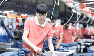 Khu công nghiệp tấp nập ngay sau Tết