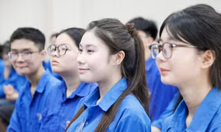 Học sinh Bắc Ninh học pháp luật qua phiên tòa thực tế