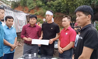 Đại diện Hội Chữ thập đỏ tỉnh Bắc Giang thăm hỏi, hỗ trợ kính phí gia đình nạn nhân vụ nổ lò hơi ở tỉnh Đồng Nai.