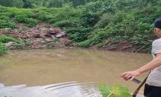 Khu vực hố nước - nơi ba ông cháu tử vong. 