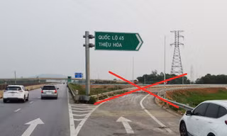 Cận cảnh 2 nút giao cao tốc Bắc - Nam vừa thông xe đã phải đóng rào