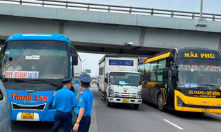 Hà Nội nghiêm cấm đưa xe hợp đồng vào chở khách liên tỉnh