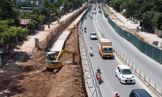 Tận thấy đê Âu Cơ bị 'xới nát', làm 3 năm chưa xong lại phải dừng thêm 4 tháng