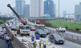 Yêu cầu dừng công trường sửa chữa ở đường trên cao 3 