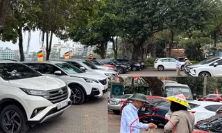 Trông giữ xe đầu năm Hà Nội vẫn loạn giá và gian dối diện tích