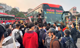 Hà Nội: Lượng khách tăng kỷ lục tại các bến xe 