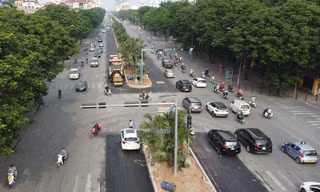 Diện mạo đường Hoàng Quốc Việt sau khi có thêm 2 làn xe 