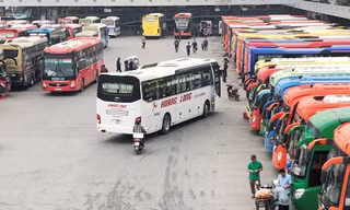  Đã có 4 DN vận tải tại bến xe Nước Ngầm xin tăng giá cước dịp Tết. Ảnh: T.Đảng