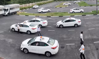 Hà Nội yêu cầu giữ ổn định phí đào tạo, sát hạch lái xe ô tô 