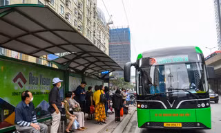 Tổng Cty Vận tải Hà Nội cần đi tiên phong trong chuyển đổi sang xe buýt điện