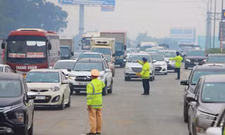 Tạm đóng cao tốc Pháp Vân - Ninh Bình vì ùn tắc 