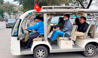 Xe điện du lịch Hà Nội 'loay hoay' trong quy định mới
