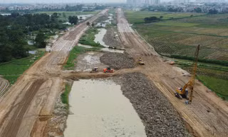 Chậm một năm, mặt bằng dự án vành đai 4 vẫn ‘xôi đỗ’