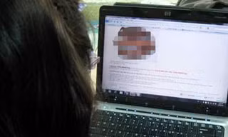 Mẹ lập nick ảo, phát hiện con chat sex