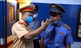 Đột xuất kiểm tra nồng độ cồn lái tàu hoả