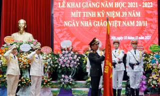 Sáng 18/11, tại Hà Nội, Học viện Cảnh sát nhân dân tổ chức Lễ khai giảng năm học 2021-2022 và kỷ niệm 39 năm Ngày Nhà giáo Việt Nam 20/11.