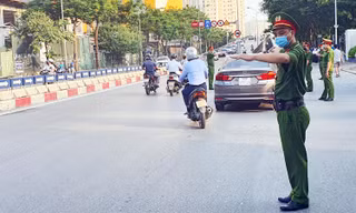 Công an có mặt tại các điểm thi.