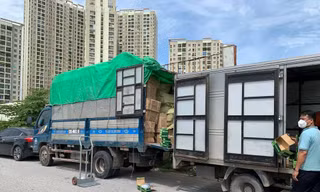 Xe tải cở 1.000 bộ van máy thở bị phát hiện.