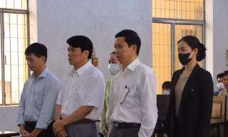 Cựu giám đốc CDC Đắk Lắk phủ nhận việc cầm tiền chiết khấu từ Công ty Việt Á