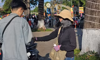 Ngang nhiên lập bãi giữ xe 'móc túi' du khách giữa TP Buôn Ma Thuột