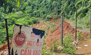 Đường xuống thác nước đẹp ‘siêu thực’ ở Đắk Nông nứt toác: Chờ sửa suốt 3 năm, vì sao?