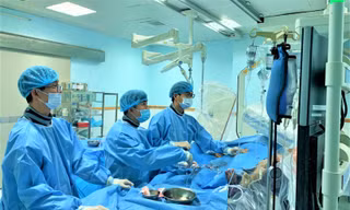 Cứu sống cụ bà 99 tuổi bị nhồi máu cơ tim cấp 