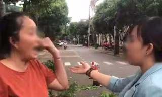 CLIP: Nữ nhân viên công ty Môi trường Đắk Lắk choáng váng khi bị tát thẳng mặt