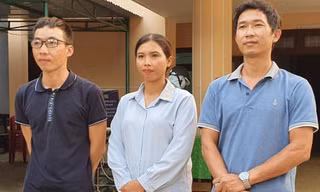 Các giáo viên thắng kiện