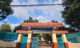 Nhiều hoạt động bị ngưng trệ vì hết tiền: Hiệu trưởng bị ‘tố’ chuyên quyền