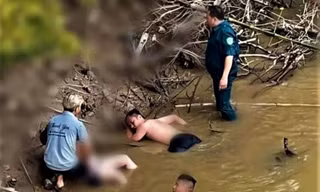 Clip: Nam thanh niên cứu người phụ nữ rơi xuống sông Sêrêpốk