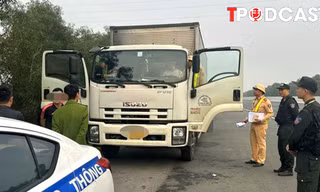 HÌNH SỰ: Dừng ô tô trên làn khẩn cấp cao tốc Hà Nội - Hải Phòng để... đánh bạc