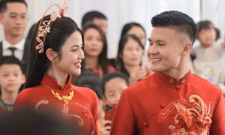 Đám hỏi Quang Hải - Chu Thanh Huyền: Từ dàn siêu xe 25 tỷ đồng đến tráp dát vàng đính 700 viên đá