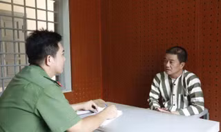 Thu giữ 4 khẩu súng trong nhà “trùm” buôn ma tuý