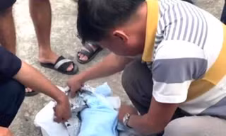Phát hiện bé trai sơ sinh tử vong bị bỏ rơi trước cổng bệnh viện
