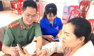 Ngày cuối tuần làm công an xã