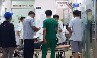 Hai nạn nhân đều bị thương nặng 