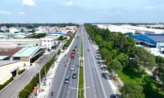 Nhìn từ trên cao 3 đường liên kết nhau được nâng cấp lên 6 làn xe ở Bình Dương