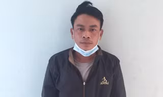 Đâm thủng ruột hàng xóm vì xả nước thải chuồng heo vào vườn nhà