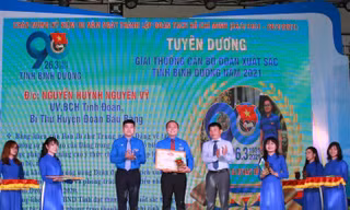 Tuyên dương, khen thưởng tập thể và cá nhân xuất sắc trong công tác Đoàn, Hội, Đội