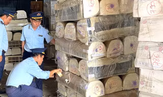 Phát hiện kho hàng không rõ nguồn gốc 'khủng' trong khu công nghiệp Sóng Thần 1