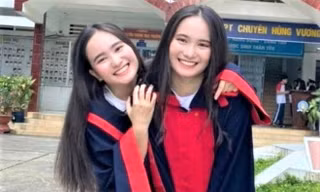Chị em song sinh là thủ khoa, á khoa trường y TPHCM