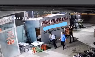 Một người chết bất thường, công an bàn giao thi thể cho người lạ?