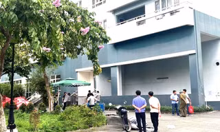 Nam sinh rơi từ tầng 7 kí túc xá Đại học quốc gia TPHCM