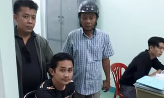 'Hiệp sĩ' giả công an cướp sới bạc ra đầu thú