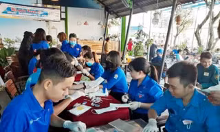Tuổi trẻ Bình Dương sáng tạo giúp dân chống dịch Covid-19