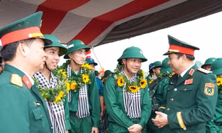 Bình Dương có 18 cán bộ công chức lên đường nhập ngũ