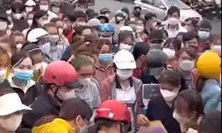 'Biển người' chen chân xin việc ở Bình Dương