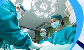 Chuyện khó tin: Đũa gỗ dài 6cm nằm trong mắt, người đàn ông không hề hay biết