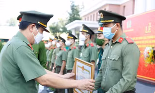 Biểu dương 1.600 cán bộ, chiến sĩ công an chi viện Bình Dương chống dịch